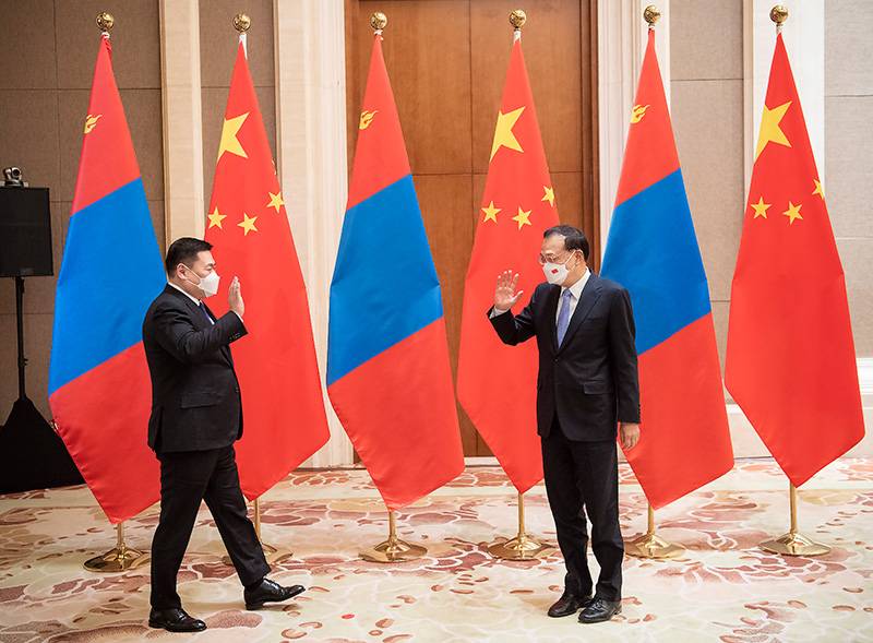 李克強會見蒙古國總理奧云額爾登