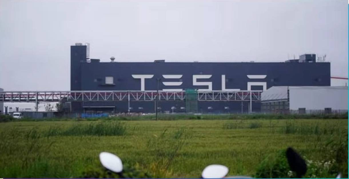突发！特斯拉上海工厂停产
