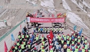 新疆首座抽水蓄能电站大坝顺利填筑封顶