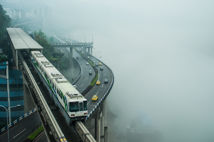 重庆：赛博朋克之城的绿色变奏