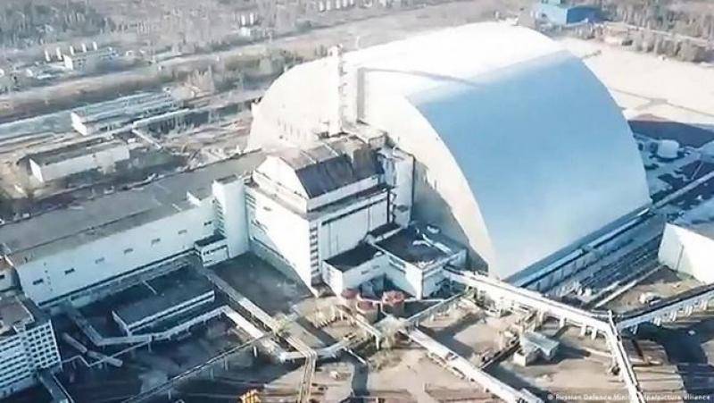 俄军移交控制权 切尔诺贝利核电站重新升起乌克兰国旗