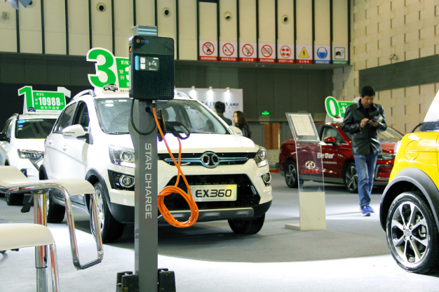 新能源车市：一手车“焦灼”二手车“升温”