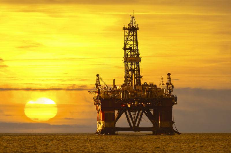俄媒：黑海石油钻井平台遭乌军袭击