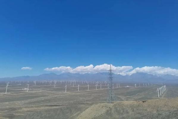 中核華興中標新疆首個“風光火儲”多能互補清潔能源基地