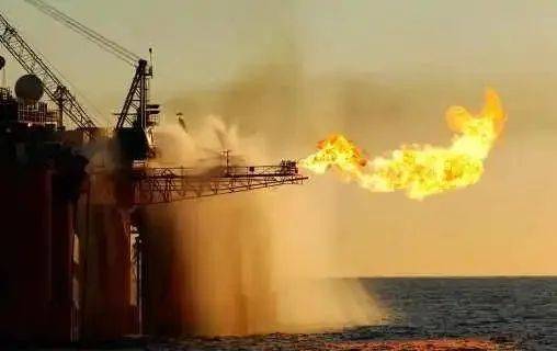 400亿美元石油订单！俄罗斯伊朗联手如何冲击石油美元