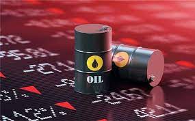 美国油价自3月以来首次跌至每加仑4美元以下
