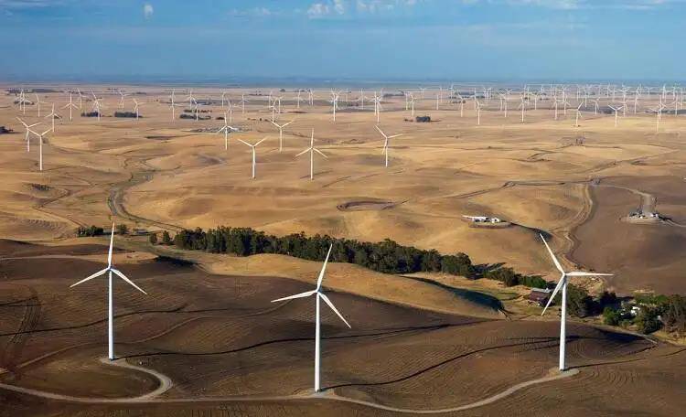 財政部公布財稅支持方案 支持在黃河上游沙漠、戈壁、荒漠地區繼續推進大型風電光伏基地建設