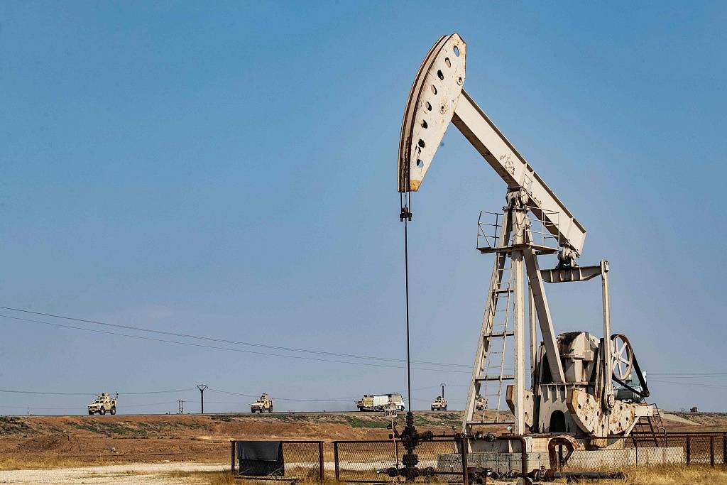 美军持续掠夺叙利亚石油资源 一星期出动300多辆油罐车盗油