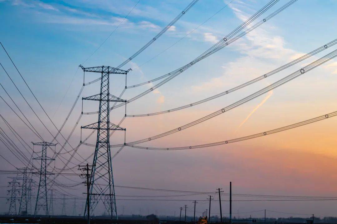 捷克总统泽曼签署《能源法》修正案，允许政府设定电力和天然气最高价格