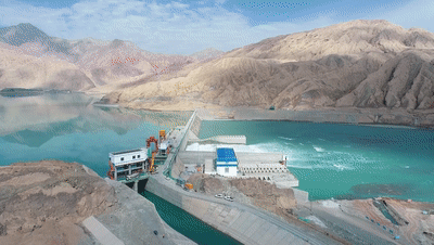 新疆新华錾高水电站顺利发电