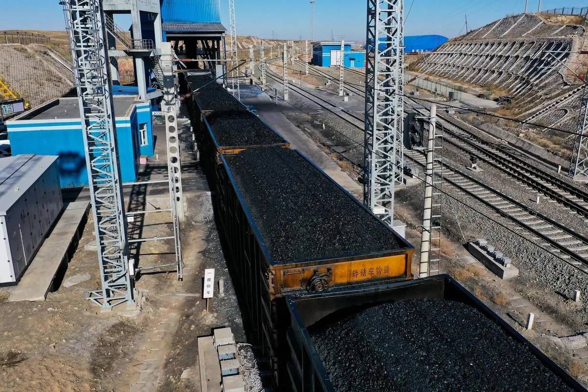 陕煤运销集团榆中销售公司年煤炭铁运量首次突破4000万吨