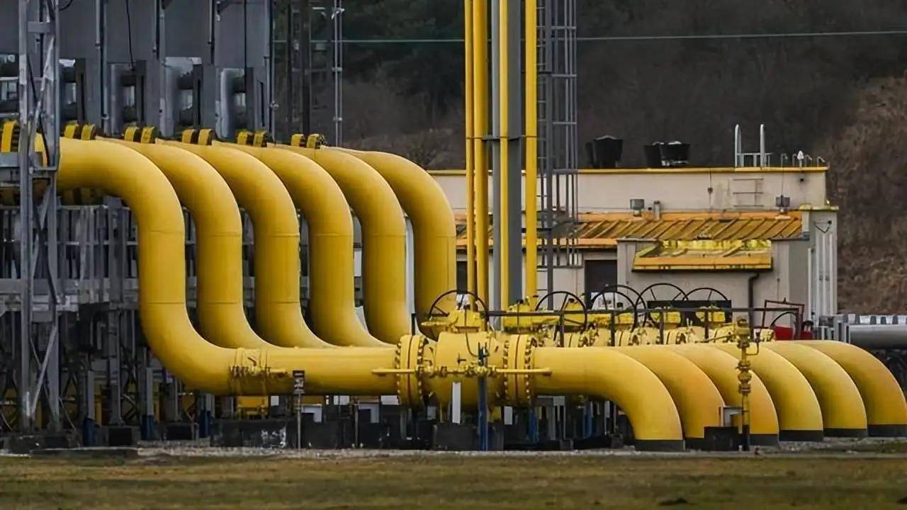 俄媒：波兰准备为没收俄气公司在波资产修宪