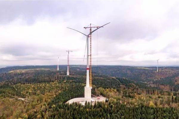 德国建世界上最高风力发电机 地面到叶尖高为264.5米