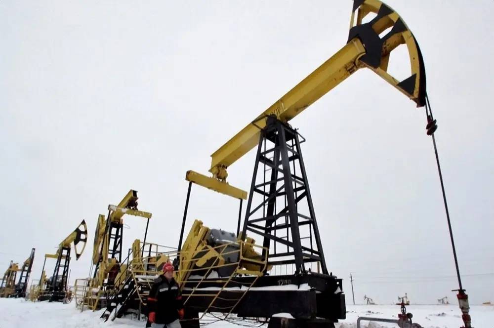 反制G7 俄罗斯据称将禁止向限价的公司和国家出售石油