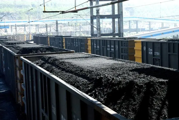 大秦铁路10年累计运煤45亿吨