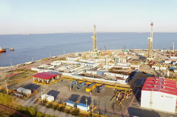 中国首个海上储气库开始采气调峰