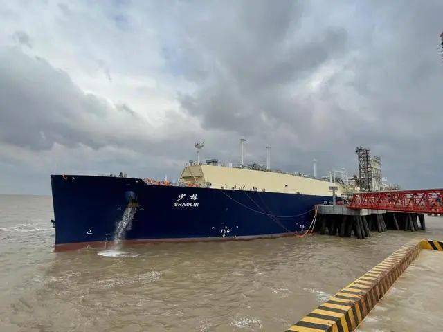 首航！正式上岗！中石油首制LNG运输船“少林”号完成首航