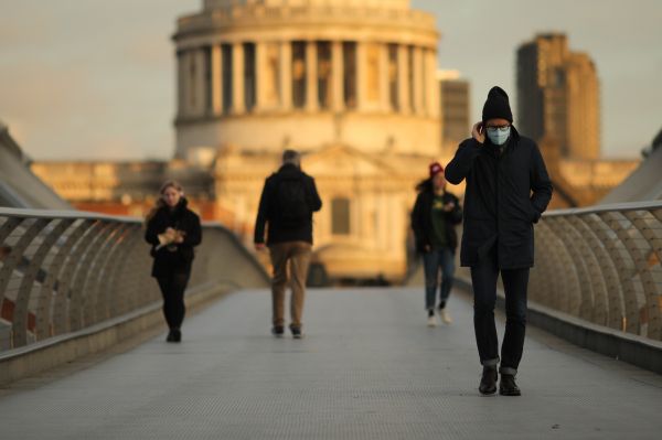 外媒：付不起取暖費(fèi)，英國人御寒求助“取暖銀行”