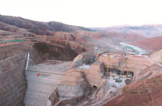 青海玛尔挡水电站提前完成坝体填筑年度目标！