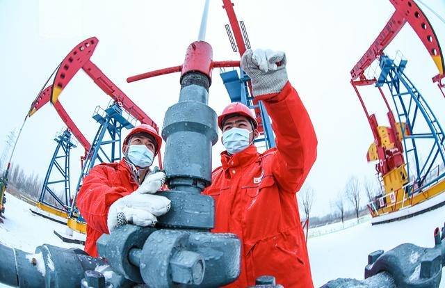 黑龙江大庆油田油气产量当量连续20年保持在4000万吨以上