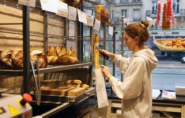 能源价格飙升考验法国烘焙业，面包师诉苦：再也无法负担用烤箱的成本