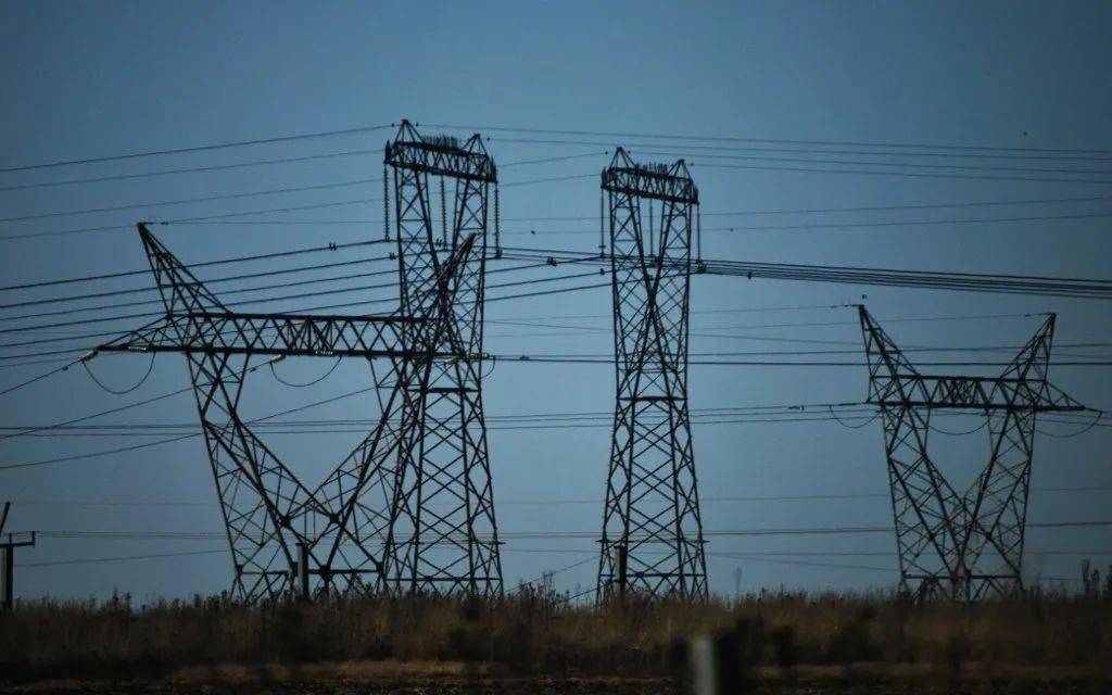 南非官员称解决供电危机的当务之急是管理好发电系统