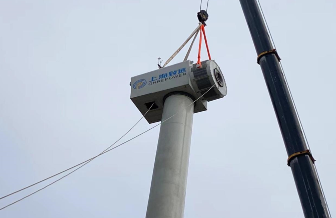 吉林油田400kW分布式風電項目順利完成吊裝