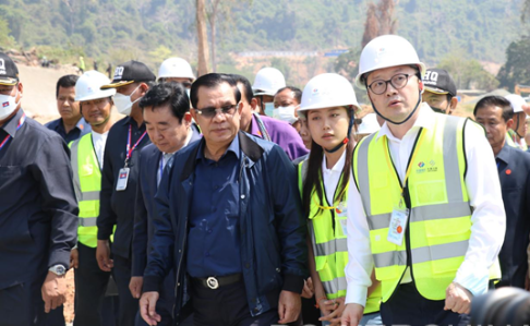 柬埔寨首相洪森視察水電十五局承建的水電站項目
