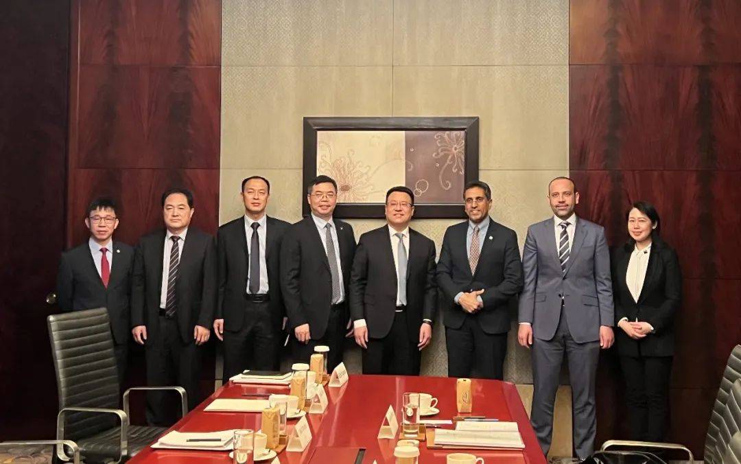 王小军会见阿美石油公司高级副总裁阿卜杜勒•卡里姆•哈姆迪