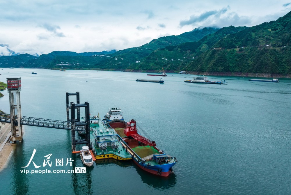 長江三峽地區首個船用新能源LNG加注碼頭投入營運