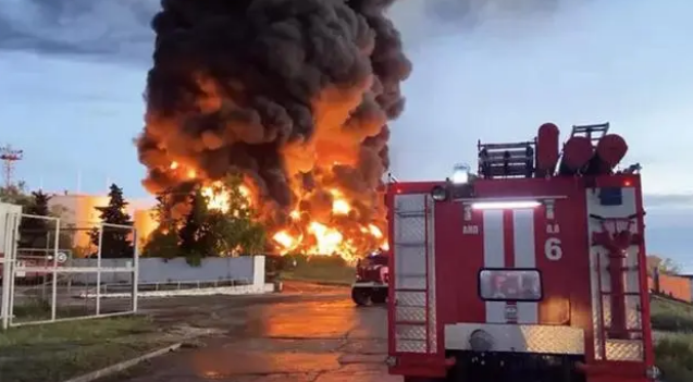 （已被火灾）塞瓦斯托波尔储油设施火灾已基本被控制