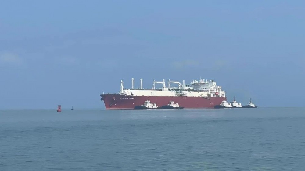 中燃宏大北海LNG接收站“首船”到港