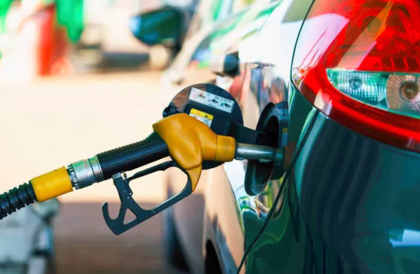 油價下跌！5月16日國內汽、柴油價格每噸分別降低380元和365元