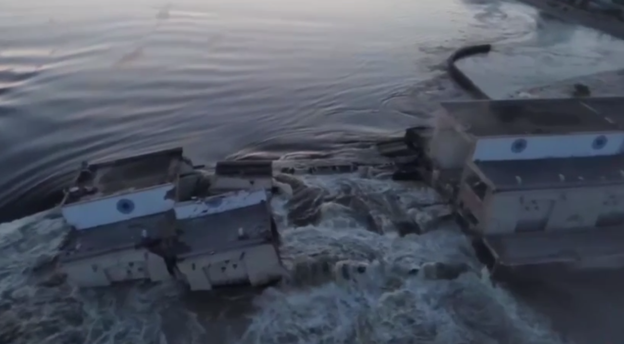 （水电站赫尔）俄媒：赫尔松地区卡霍夫卡水电站遭破坏，附近有地区水位上涨2.5米