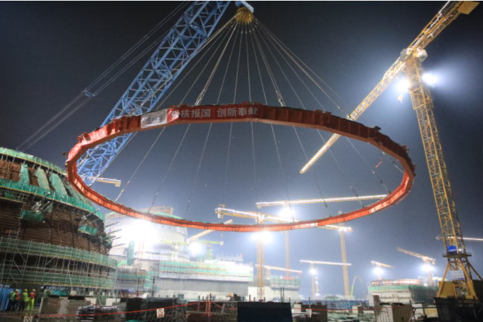 徐大堡核电3号机组环吊梁与环轨组合模块吊装成功