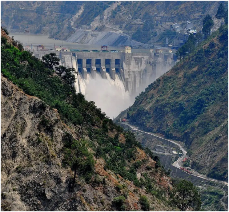 中企承建巴基斯坦苏吉吉纳里水电站完成核心部件吊装