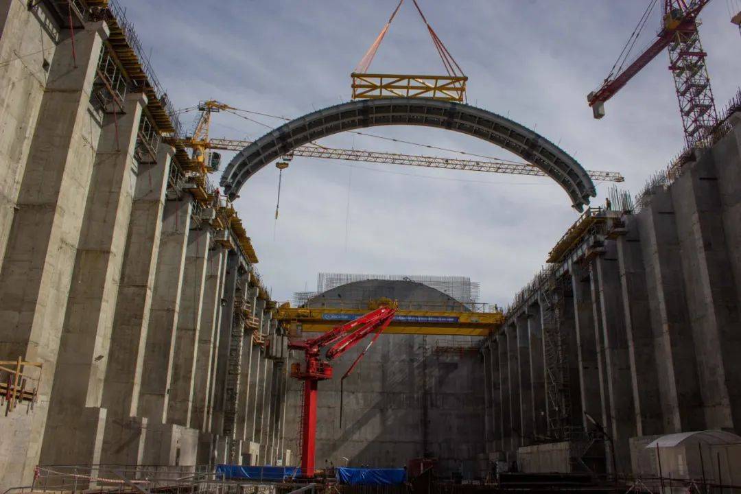 俄罗斯MBIR反应堆厂房穹顶开始组装