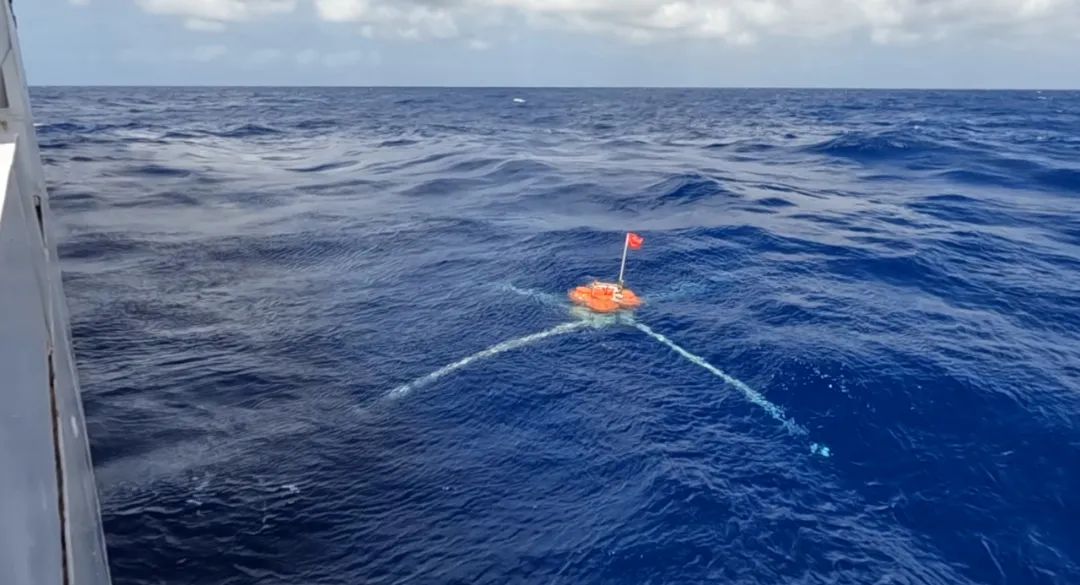 我国首次在水深超过5000米海域进行大地电磁测量试验