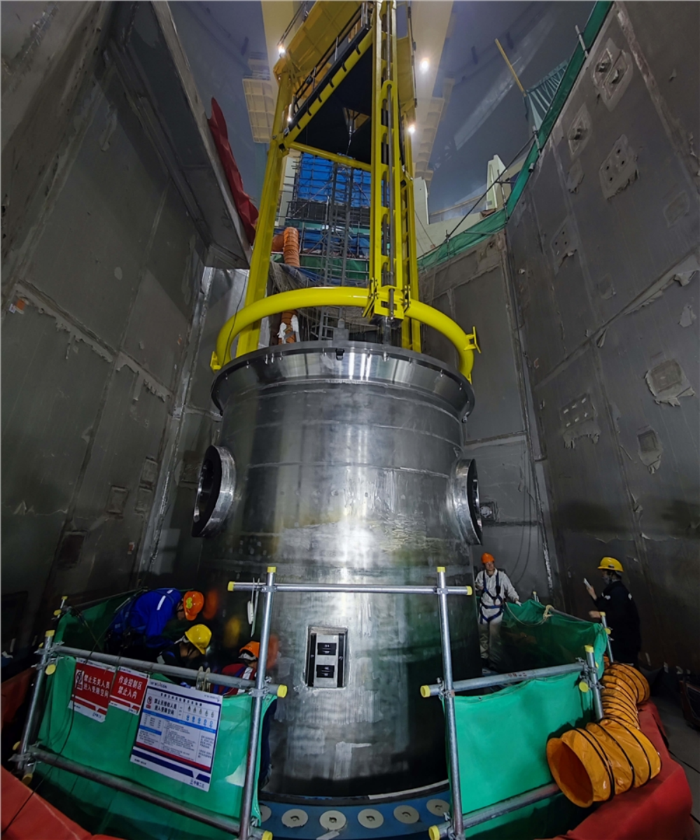 太平岭核电一期工程1号机组首次插堆完成