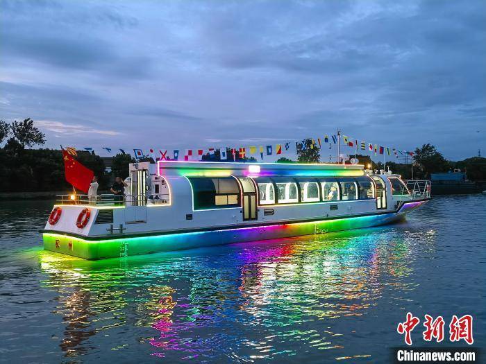 大运河杭州上新：首艘绿色新能源公交船将投用服务亚运