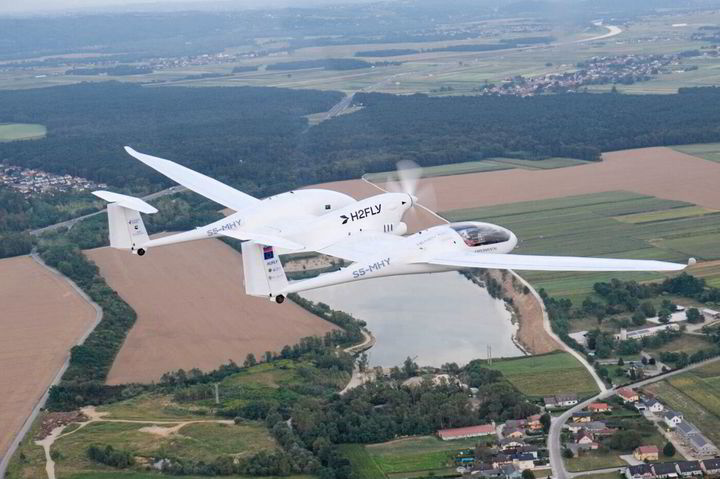 世界首次：德国飞行员驾驶液氢飞机飞行3个小时