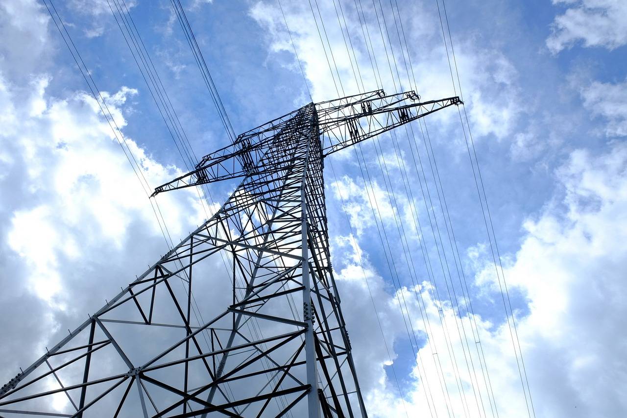 国家能源局：截至8月底 全国累计发电装机容量约27.6亿千瓦