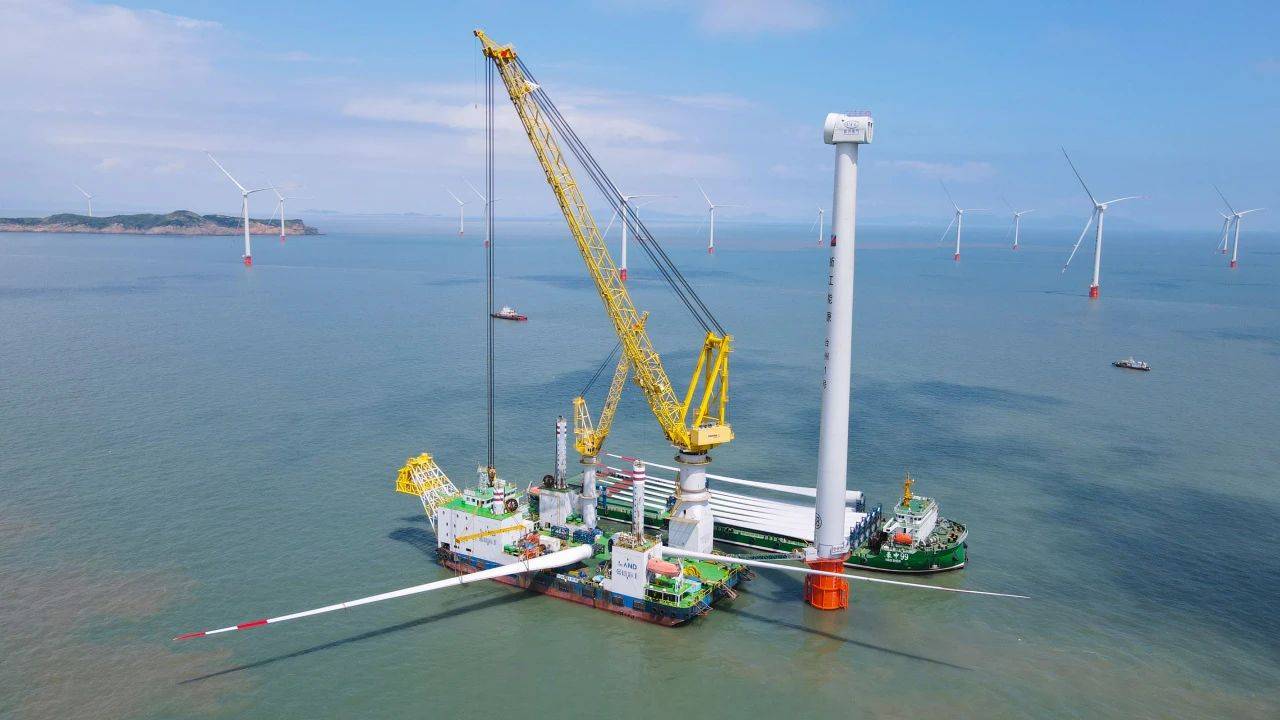 年发电量达9.34亿千瓦时！浙能台州1号风电项目风机安装完成