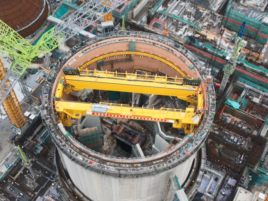 三澳核电厂一期工程2号机组环吊吊装工作完成