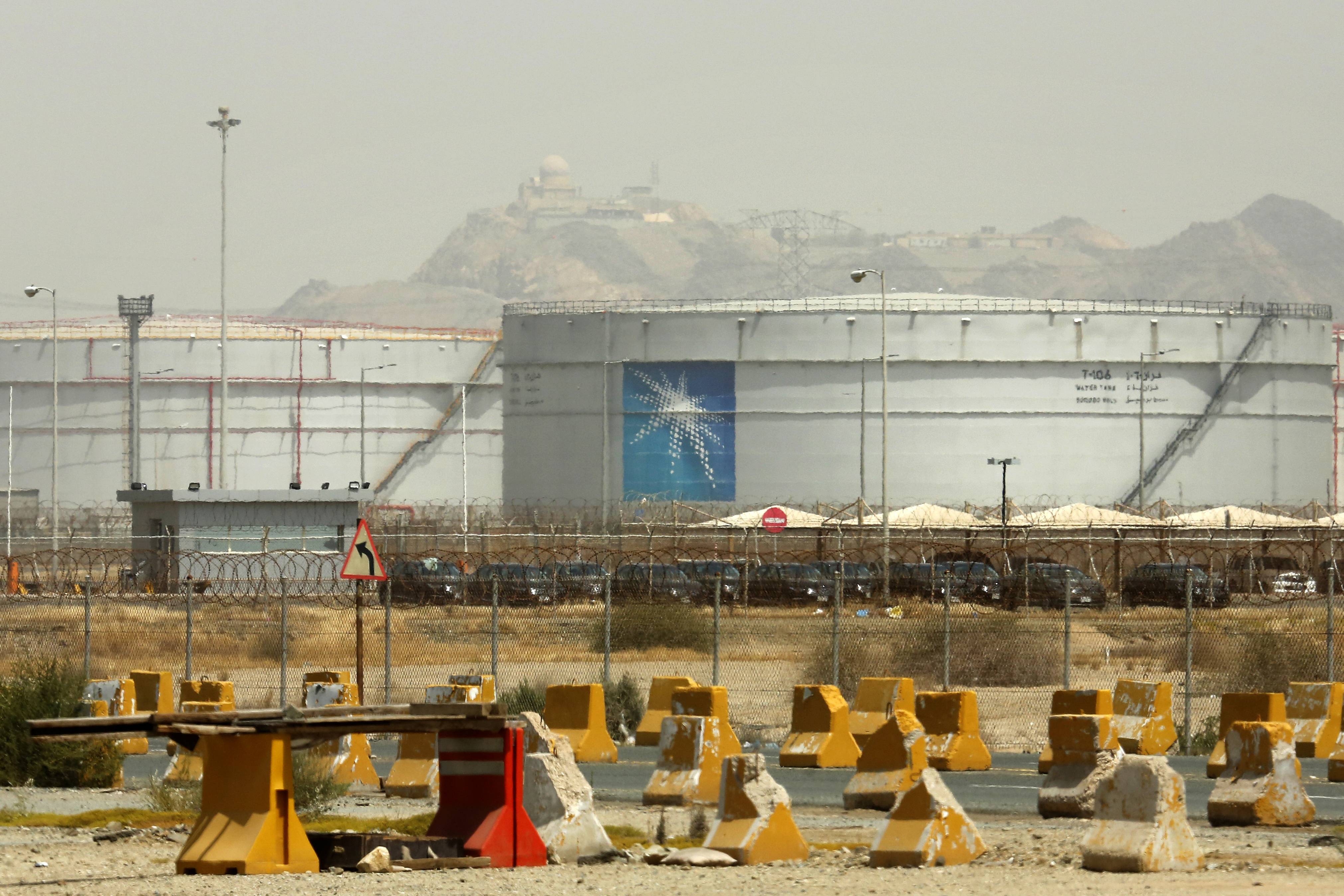 沙特阿拉伯和俄罗斯继续自愿减产石油