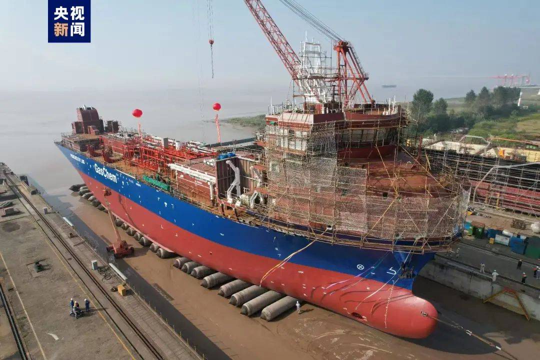 新一代绿色环保乙烯运输船（LEG）在江苏启东顺利下水