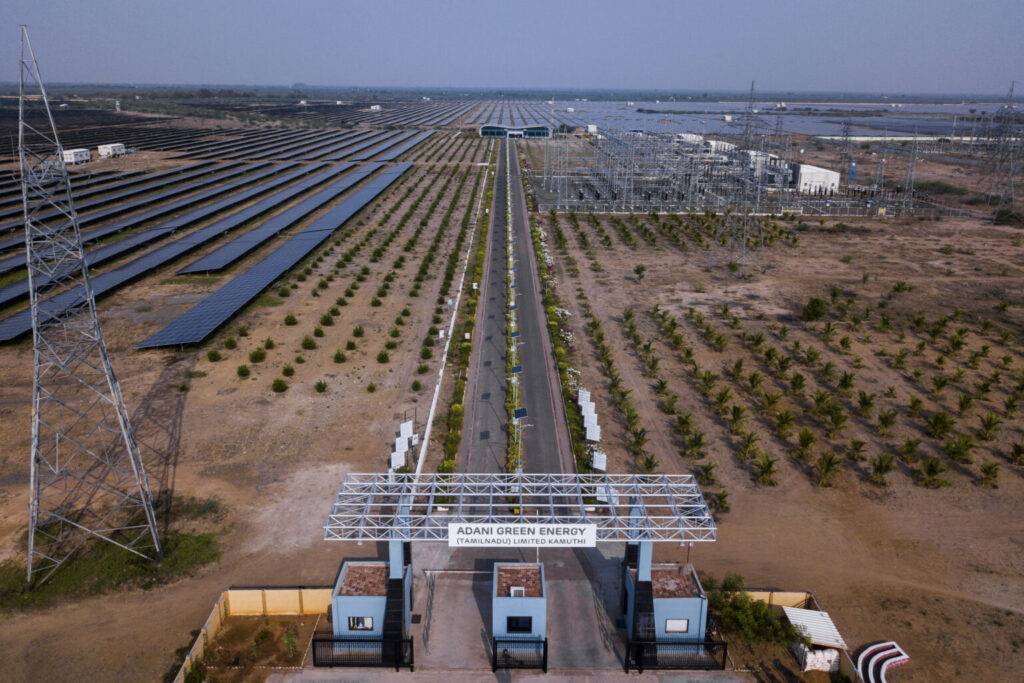 阿达尼150 MW印度太阳能项目投产