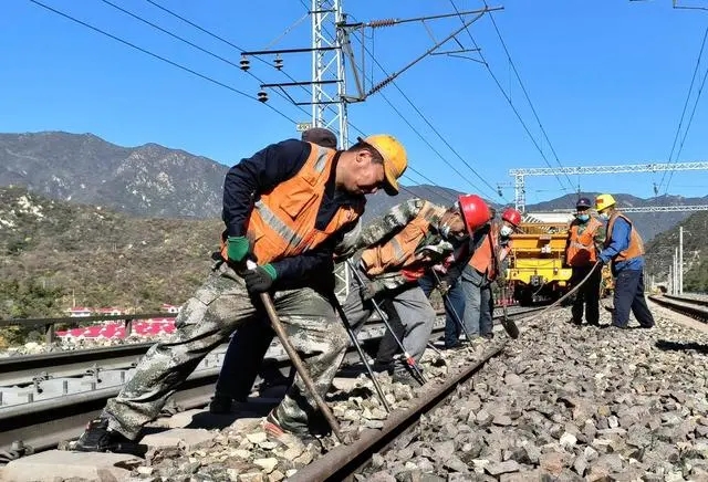 大秦鐵路提前完成集中修恢復(fù)煤炭運力