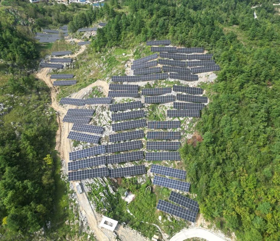 重慶地區(qū)最大山地光伏項目——三峽能源巫山兩坪光伏二期項目首批并網(wǎng)發(fā)電