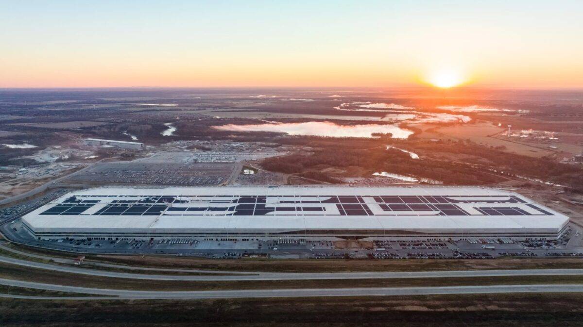 特斯拉计划在奥斯汀工厂安装“世界上最大”屋顶太阳能系统